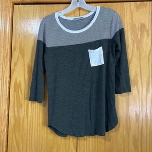 Womens medium Loveapella 3/4 sleeve shirt